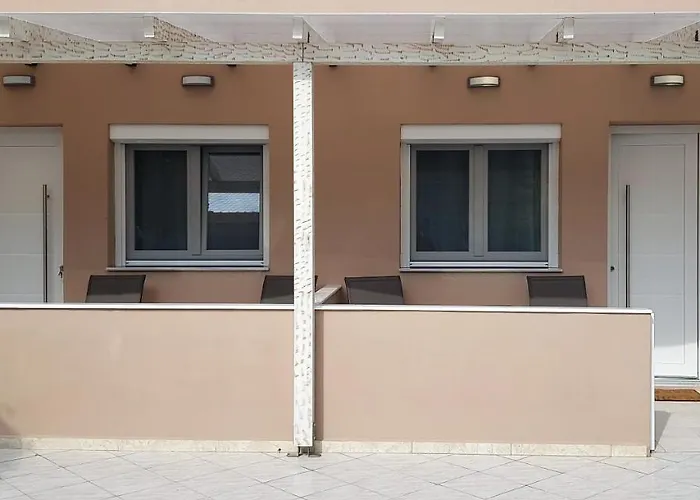 Ioni アパート ポトス